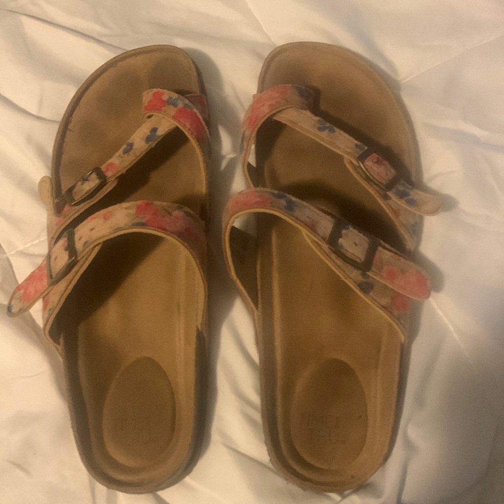Flowered shoes